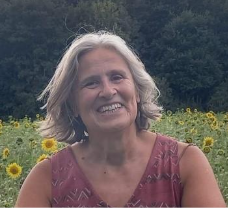 Afbeelding met buitenshuis, persoon, kleding, hemel
Door AI gegenereerde inhoud is mogelijk onjuist.